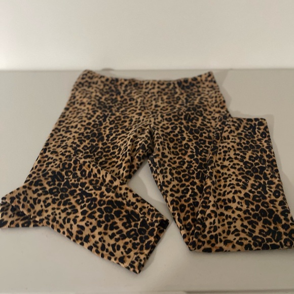 Bar III Leopard Print Leggings - Black and Tan - Picture 6 of 7